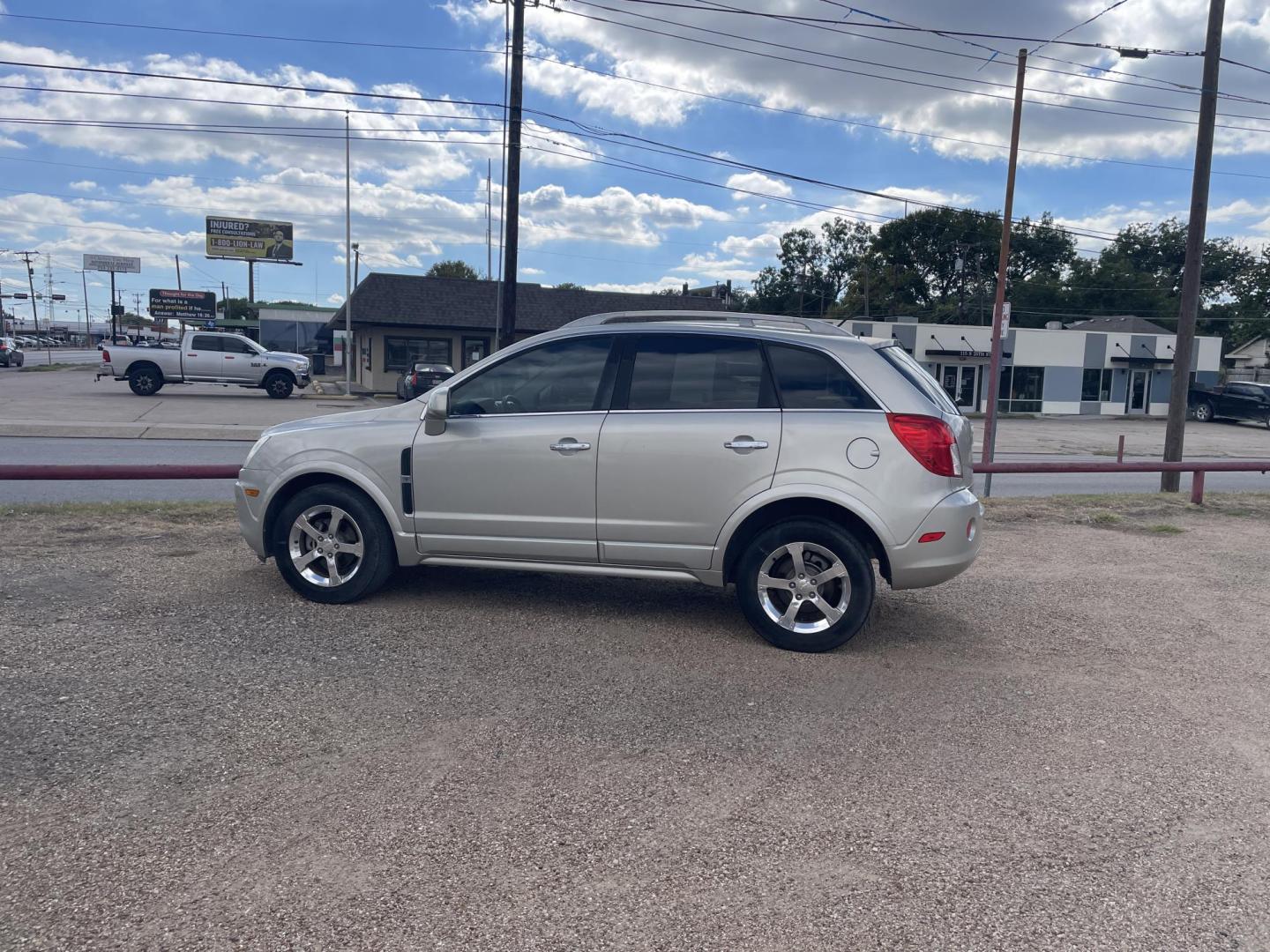 2014 Tan /Beige Chevrolet Captiva Sport 1LT FWD (3GNAL3EK5ES) with an 2.4L L4 DOHC 16V FFV engine, 6-Speed Automatic transmission, located at 2425 Franklin Ave., Waco, TX, 76701, (254) 753-6661, 31.540359, -97.148682 - Nice Captiva priced below book price. $6500 cash or local lender can be recommended. - Photo#3